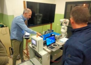 Caso de éxito | Celdas robotizadas para la formación profesional. Proyecto en conjunto con varios institutos y el Ministerio de Educación