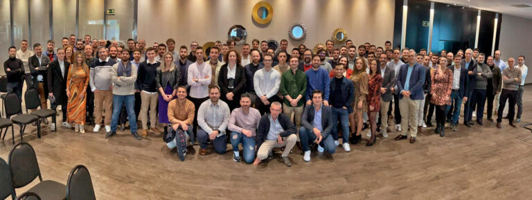 Cerramos el año con nuestro encuentro corporativo y posterior almuerzo para dar la bienvenida a las fiestas navideñas.